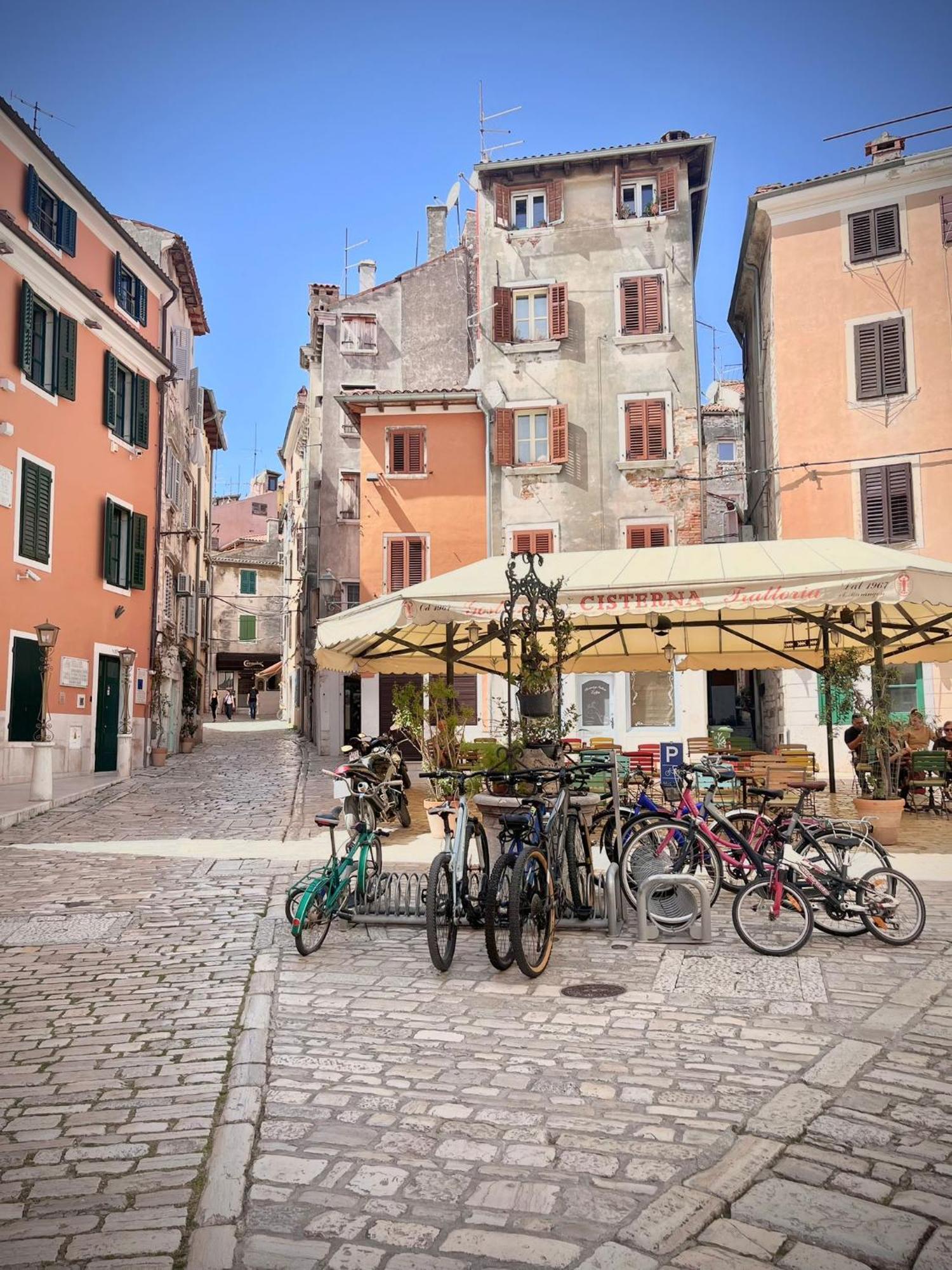 Square Old Town By Irundo Rovinj